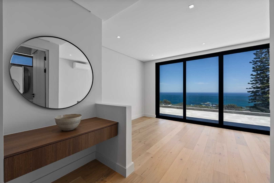 5 Bedroom Property for Sale in Camps Bay Western Cape